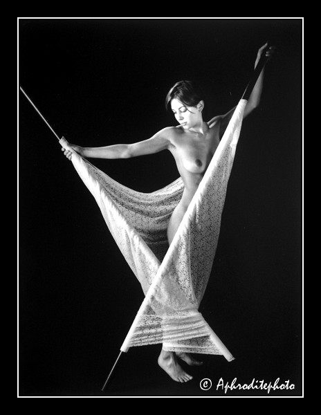 Cambrure et fine dentelle